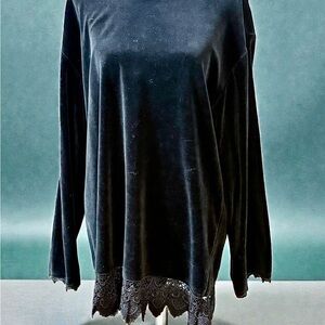 Lizsport Elegant Black Velvet Women's Tunic with Lace Hem